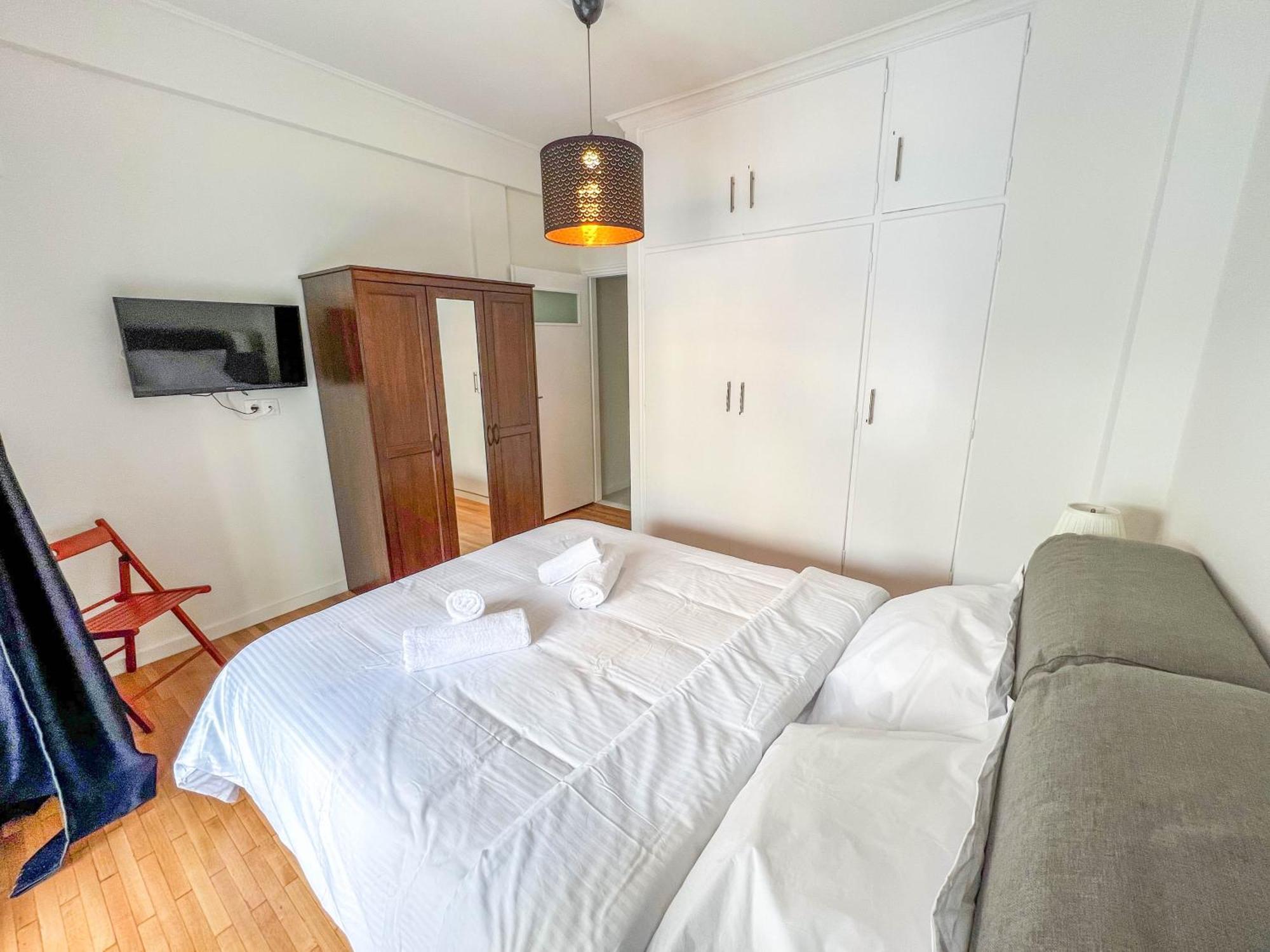 Family Two Bedroom Apartment Benaki Atene Esterno foto